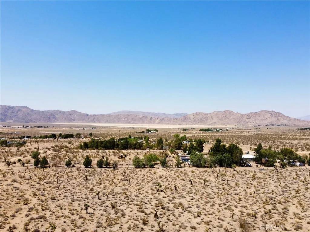Lucerne Valley, CA 92356,4510933 Ivanhoe Rd