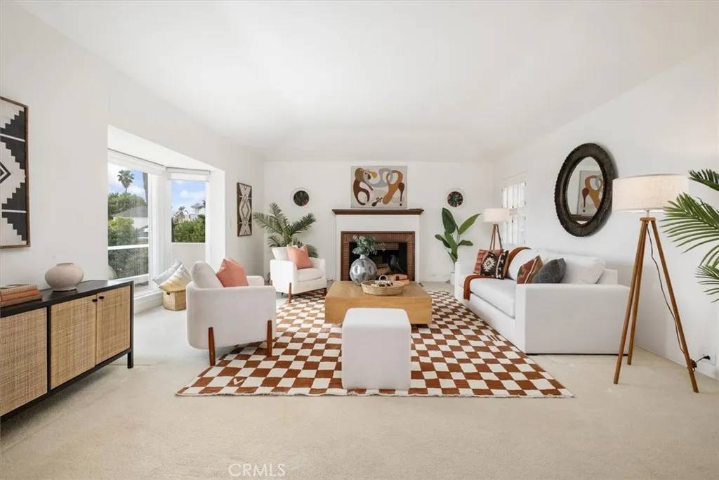 Los Angeles, CA 90068,6476 San Marco Circle