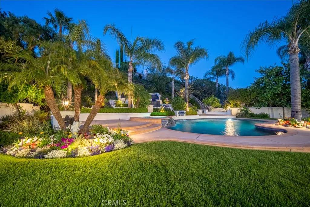 Calabasas, CA 91302,5366 Collingwood Circle