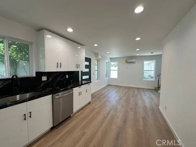 Winnetka, CA 91306,20338 Cantara Street