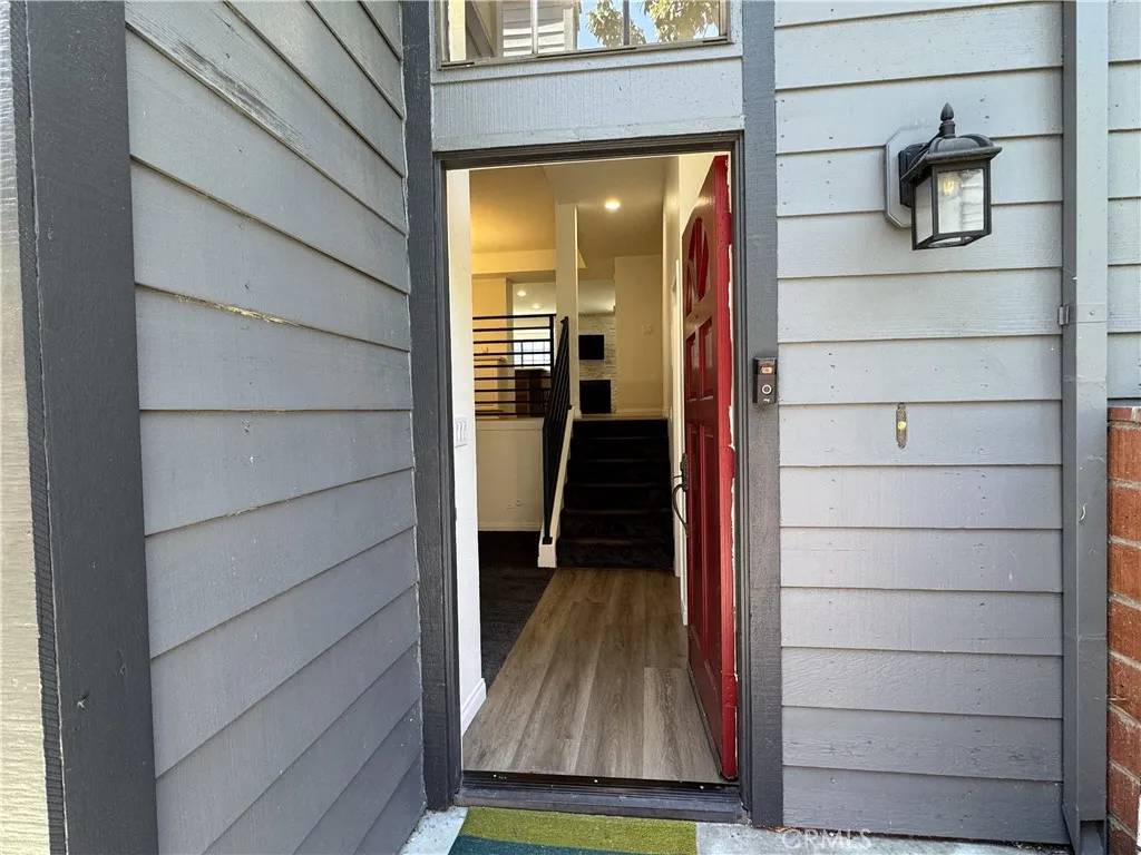 Woodland Hills, CA 91367,5721 Topanga Canyon Boulevard #4