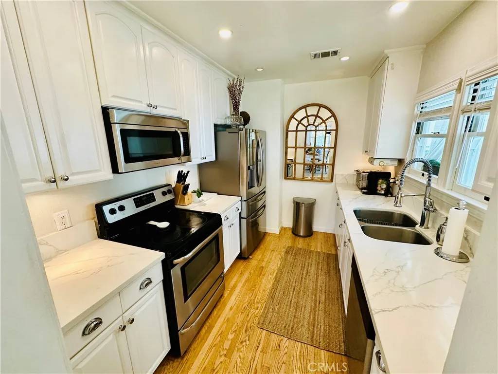 Valley Village, CA 91607,5431 Agnes Avenue