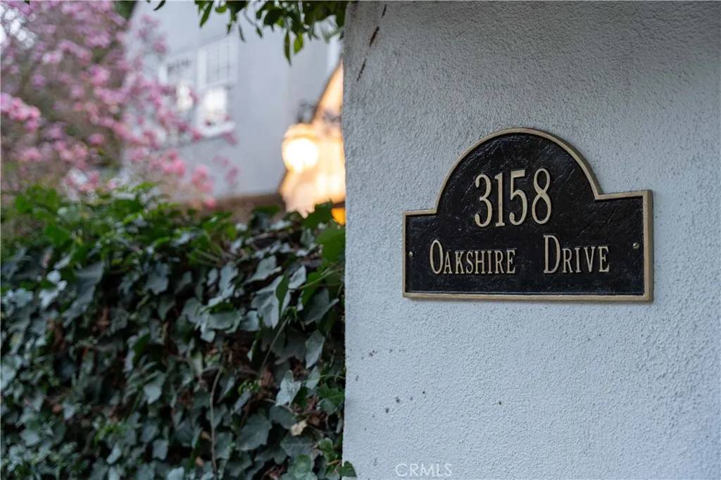 Los Angeles, CA 90068,3158 Oakshire Drive