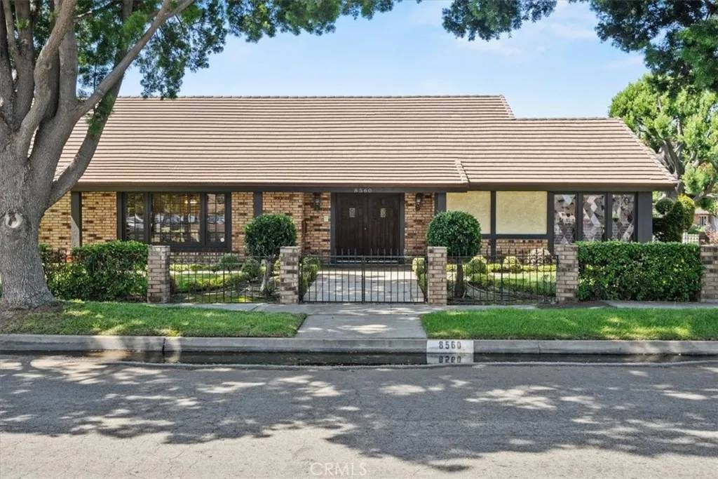 Downey, CA 90241,8560 Cherokee Drive