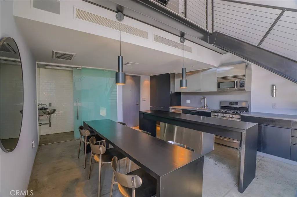 West Hollywood, CA 90046,1011 N Orange Grove Avenue #5