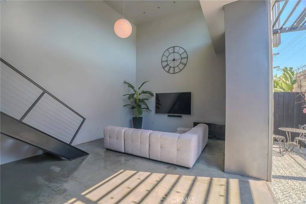 West Hollywood, CA 90046,1011 N Orange Grove Avenue #5A