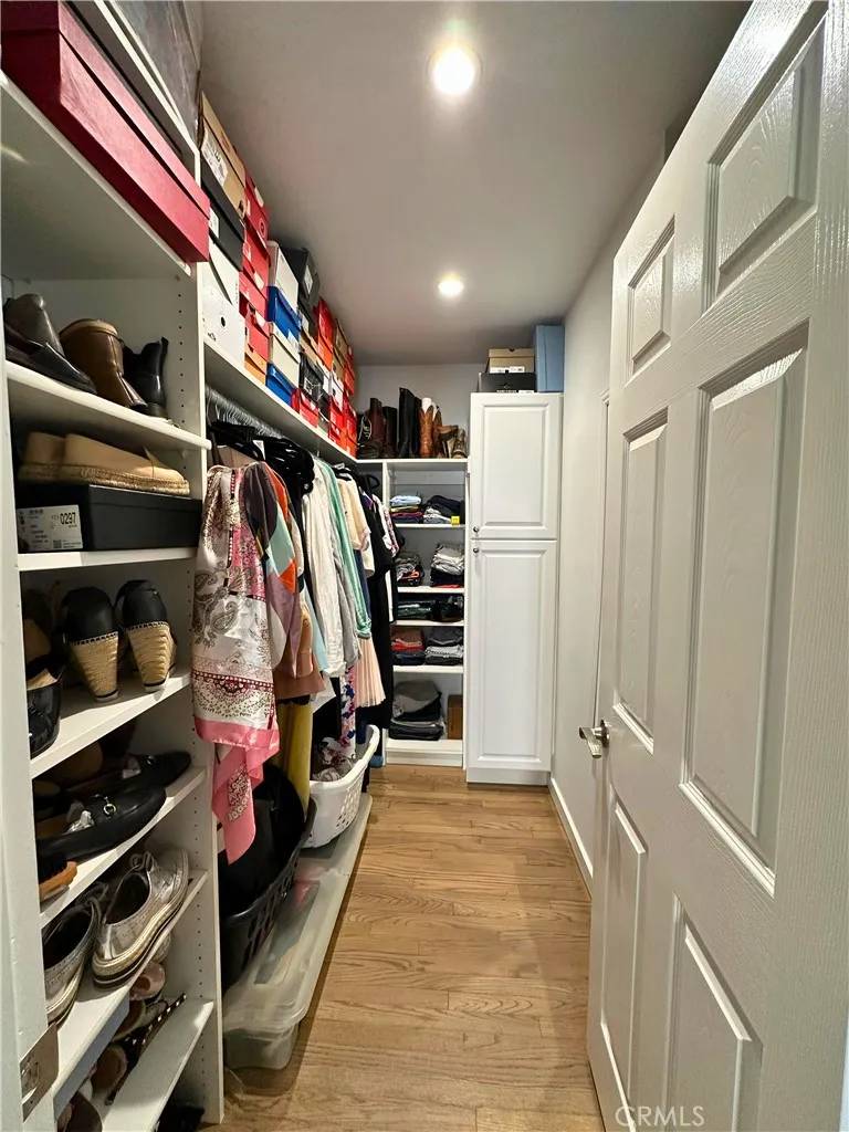 Encino, CA 91316,5785 Bertrand Avenue