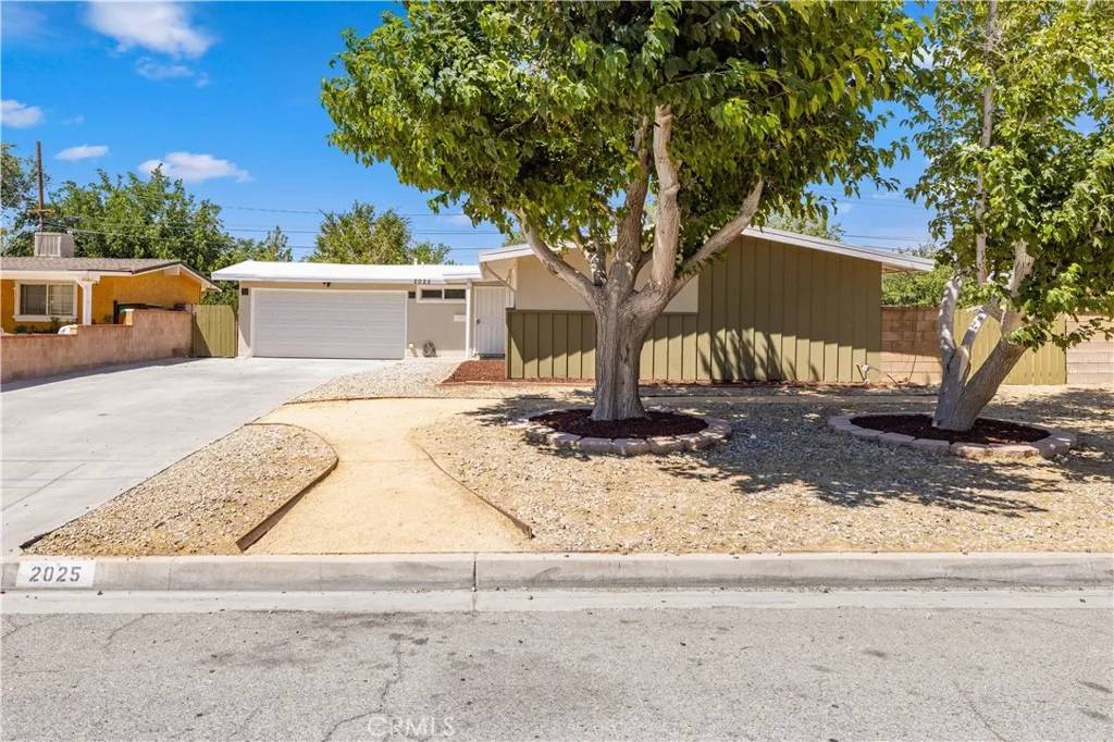 Lancaster, CA 93536,2025 W Newgrove