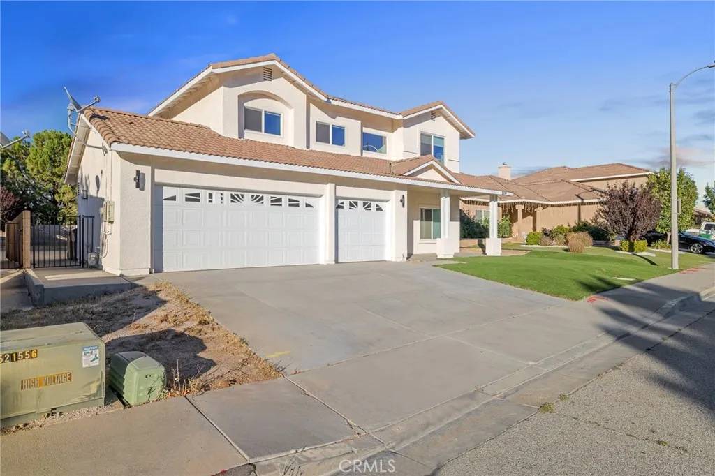 Palmdale, CA 93551,3339 Sungate Drive