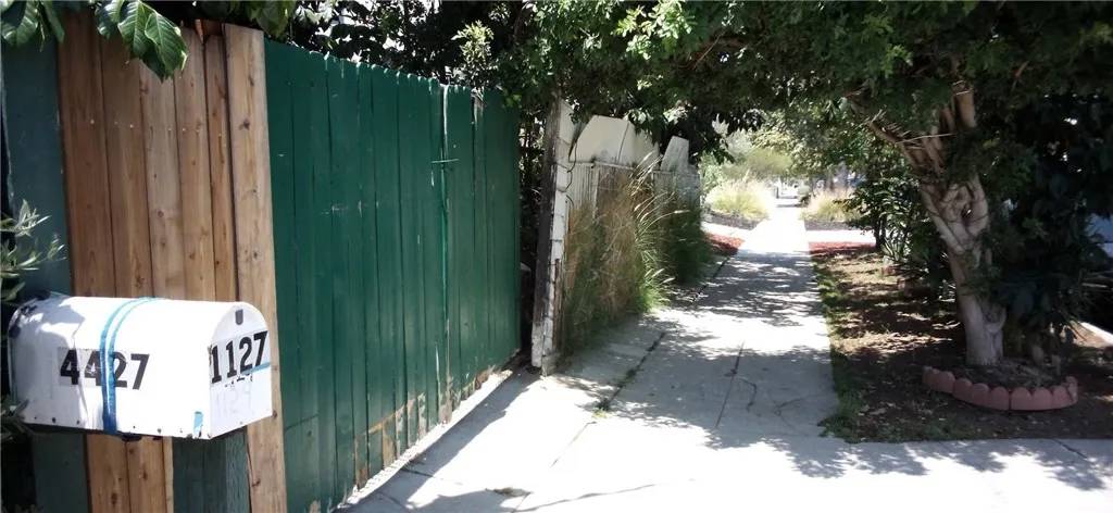 Los Angeles, CA 90029,1127 N Commonwealth Avenue