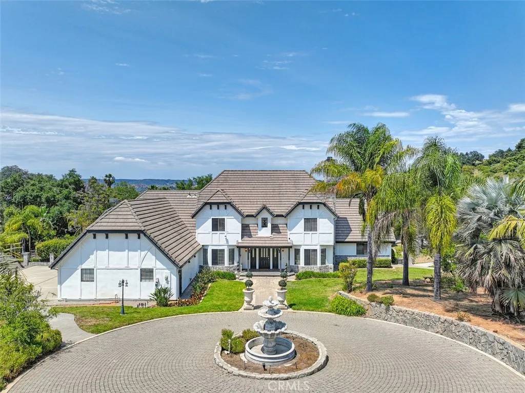 Temecula, CA 92590,25570 Fuerte