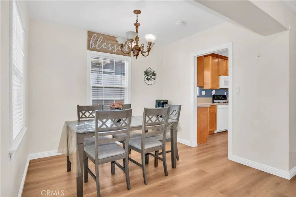 Burbank, CA 91505,1343 N Whitnall Hwy