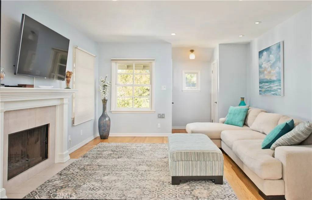 Sherman Oaks, CA 91423,13964 Peach Grove Street