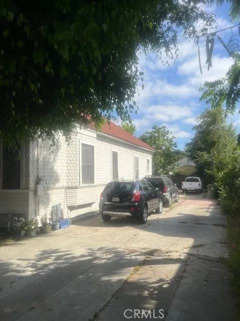 Los Angeles, CA 90011,455 E 28th Street