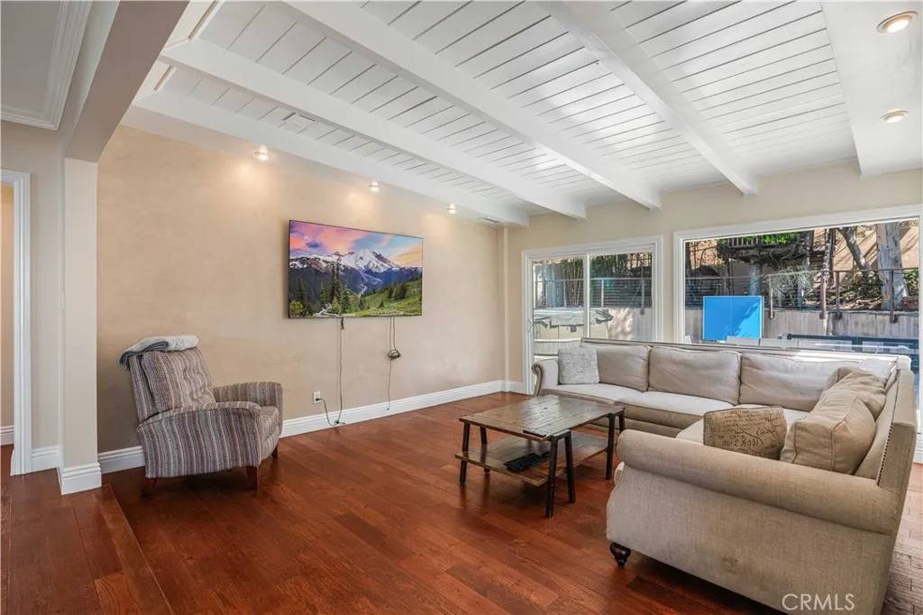 Malibu, CA 90265,21549 Pacific Coast Highway