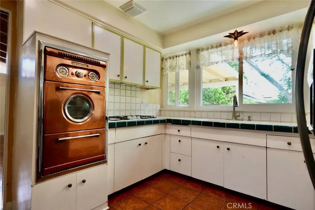 Winnetka, CA 91306,8512 Fullbright Avenue