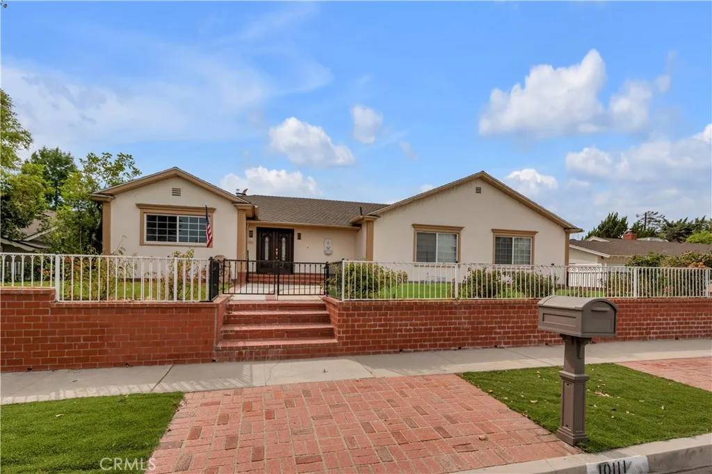 Northridge, CA 91325,10111 Oak Park Avenue