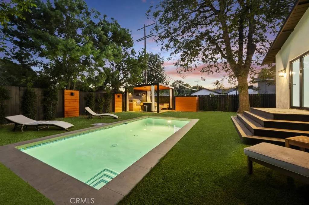 Sherman Oaks, CA 91401,14328 Emelita Street