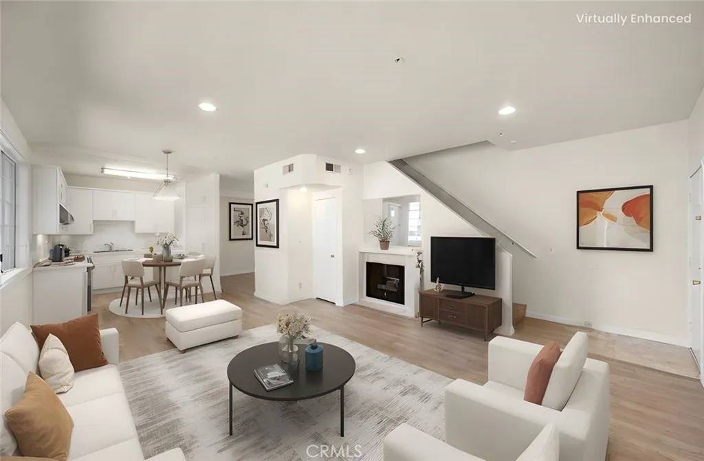 Reseda, CA 91335,18347 Saticoy Street #37