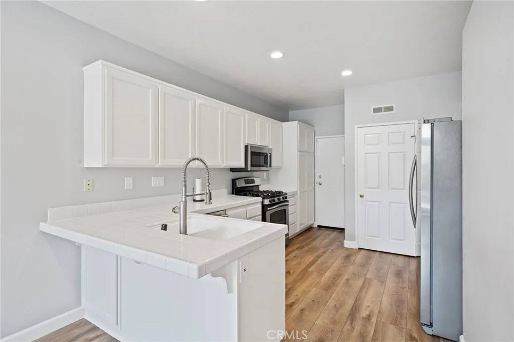 Moorpark, CA 93021,4130 Hillpark Court