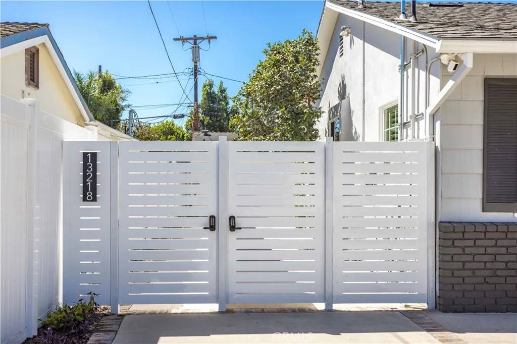 Sherman Oaks, CA 91423,13218 Otsego Street