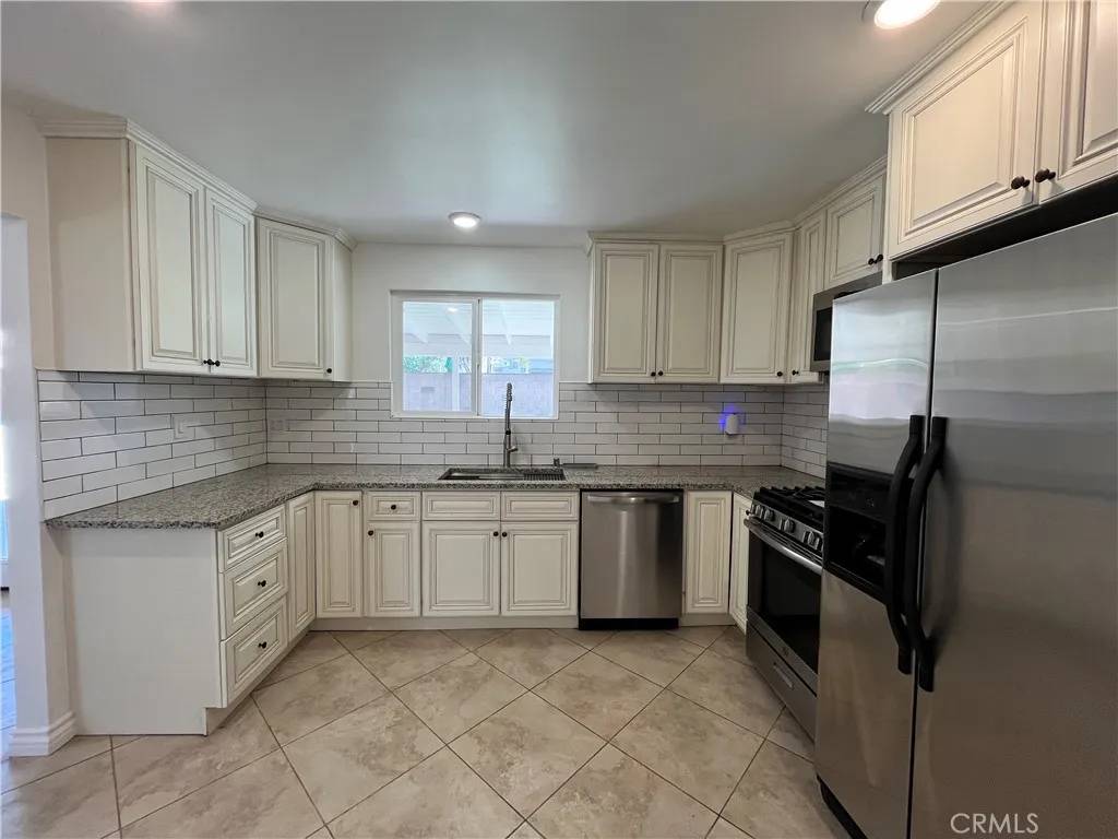 Simi Valley, CA 93065,2476 Pierce Court