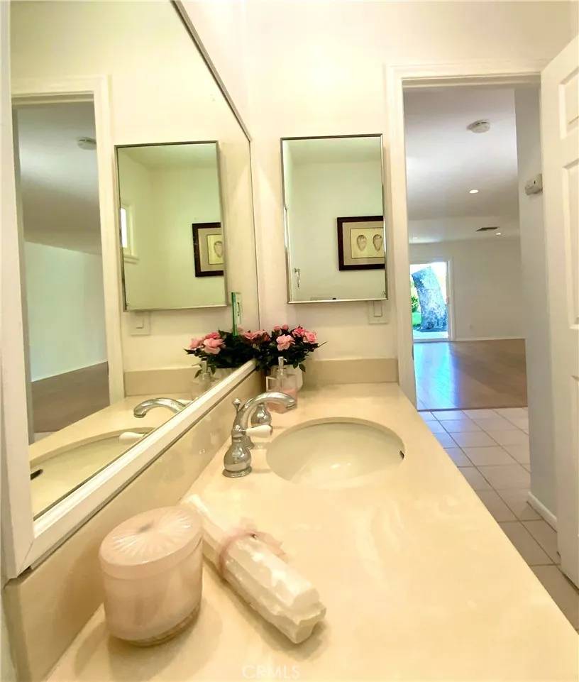 Woodland Hills, CA 91367,6155 Le Sage Avenue