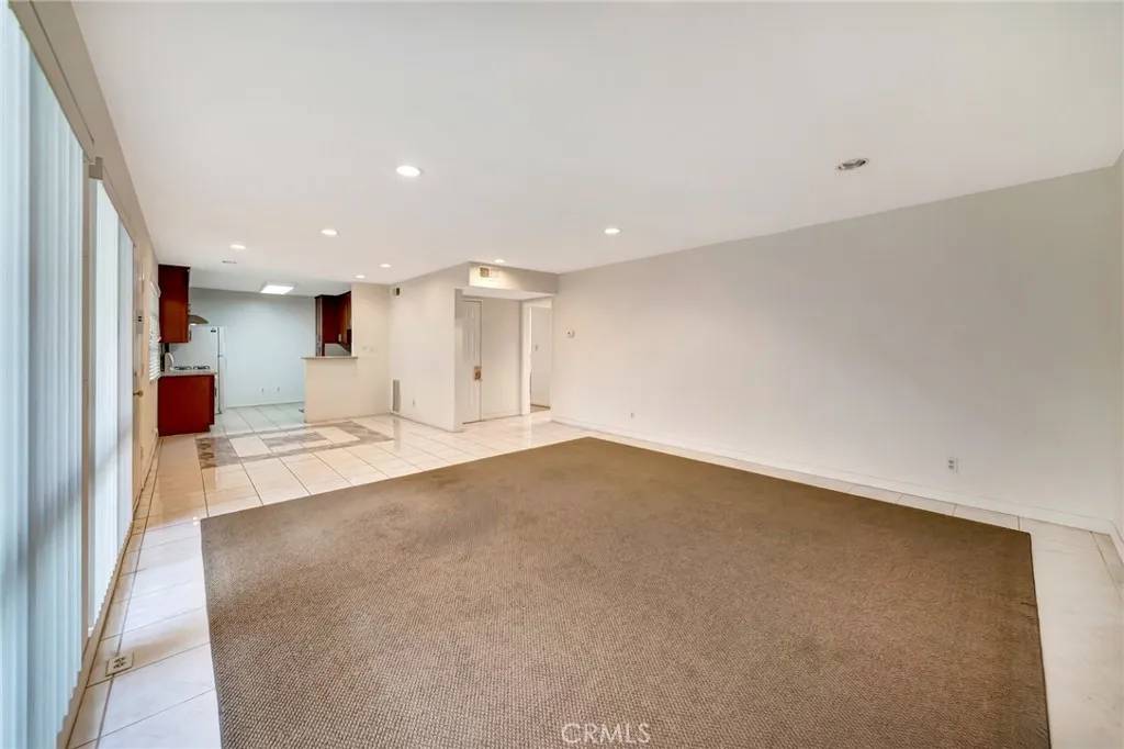 Encino, CA 91316,5315 Zelzah Avenue #6