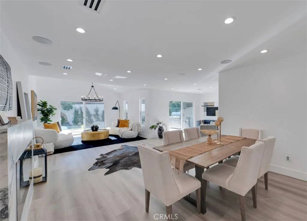 Encino, CA 91436,15436 Milbank Street