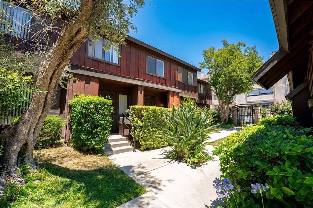 Winnetka, CA 91306,20110 Cohasset