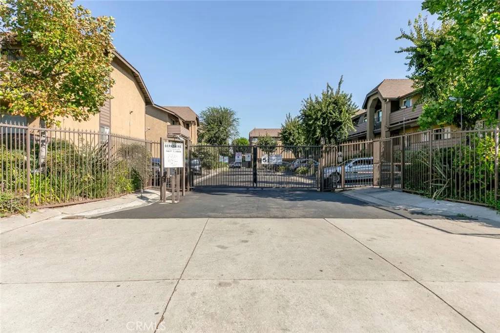 Van Nuys, CA 91405,14839 Sherman Way #7