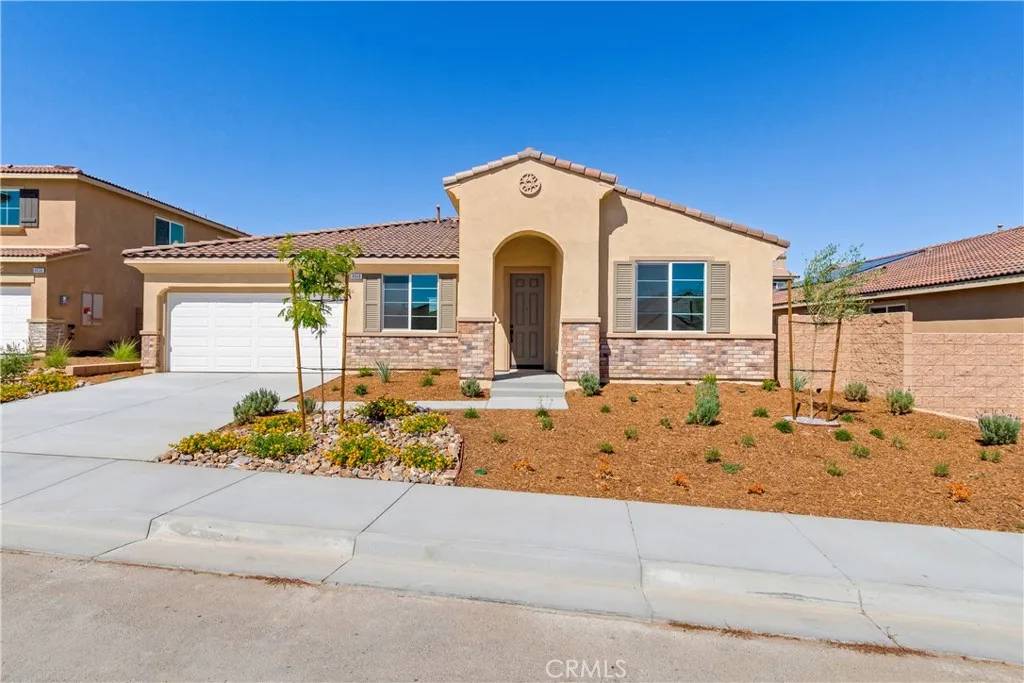 Hesperia, CA 92344,9048 Carson Avenue