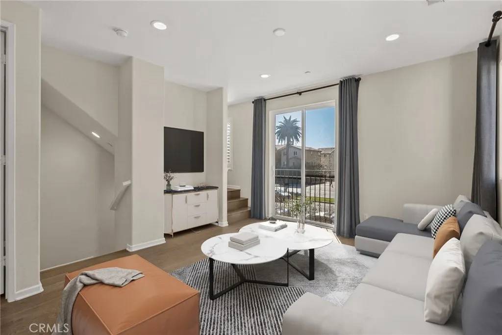 Van Nuys, CA 91405,14729 Sherman Way