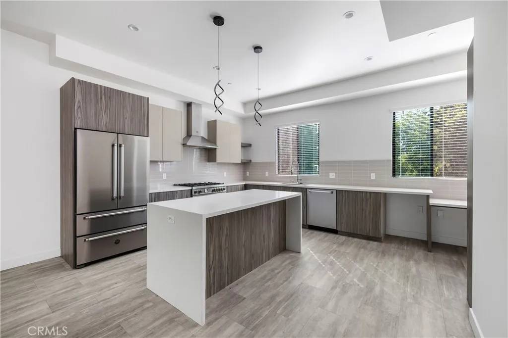 Van Nuys, CA 91411,6719 Sepulveda Boulevard