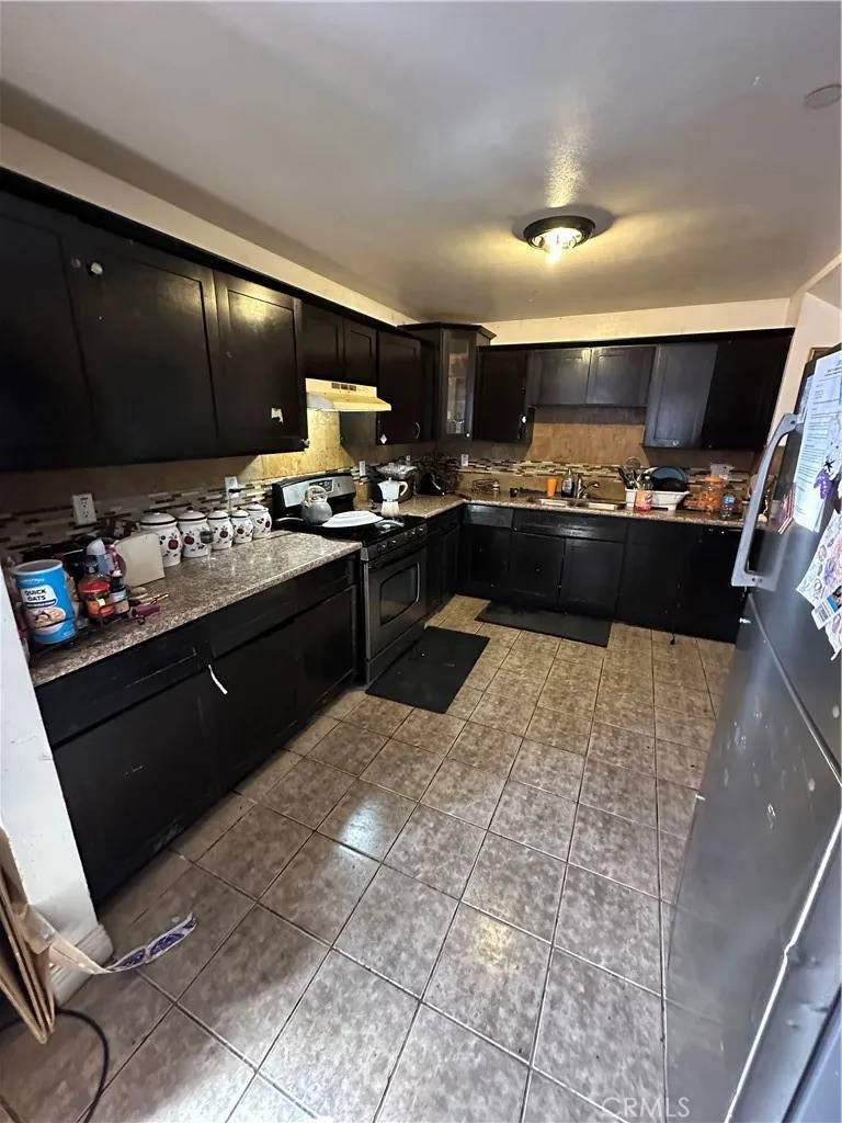 Los Angeles, CA 90044,9121 Orchard