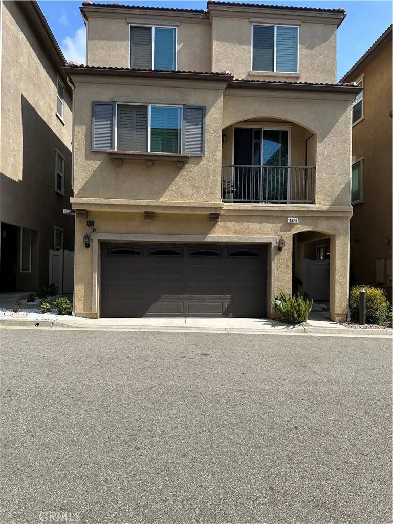 Los Angeles, CA 90047,11926 Olive Glen