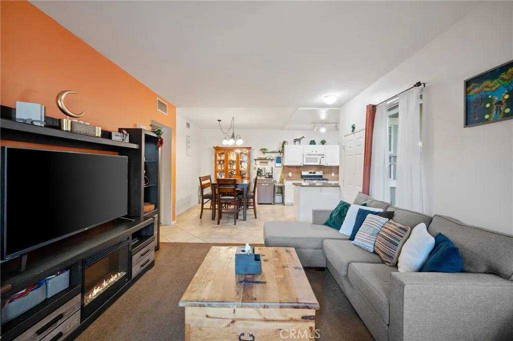 Saugus, CA 91350,20000 Plum Canyon #316