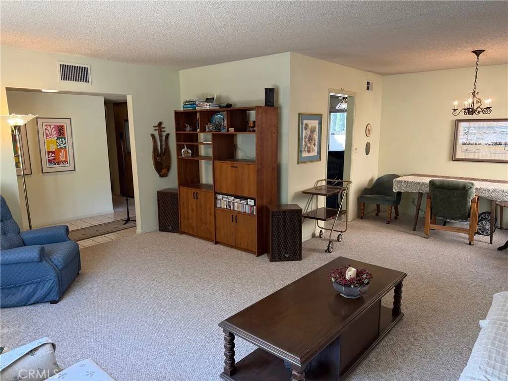 Lancaster, CA 93535,1017 E Avenue J5