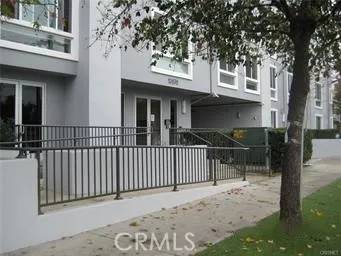 Toluca Lake, CA 91602,10878 Bloomfield #404