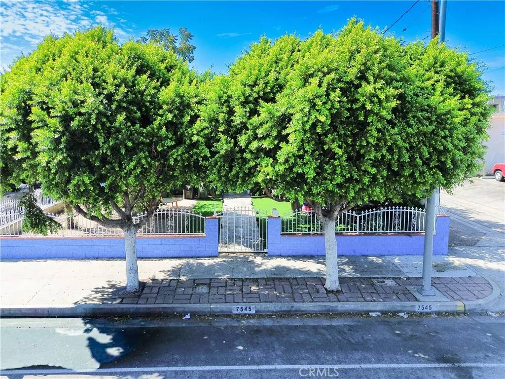 Reseda, CA 91335,7545 White Oak