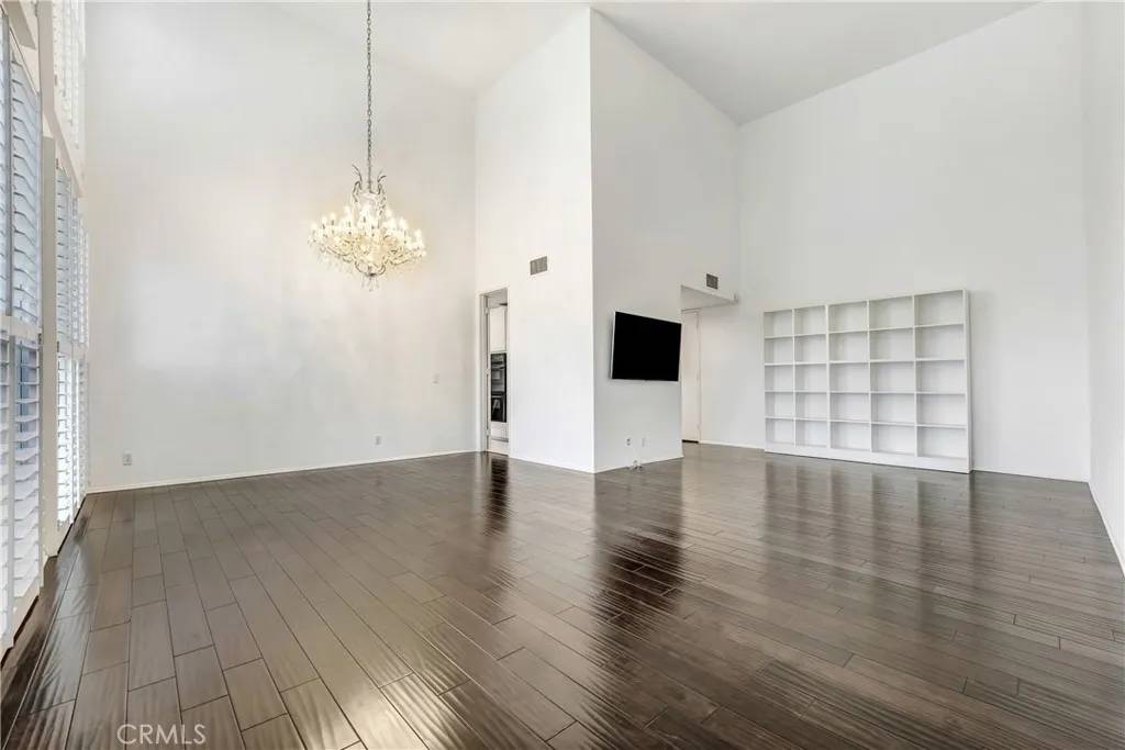 Encino, CA 91316,4949 Genesta #412A