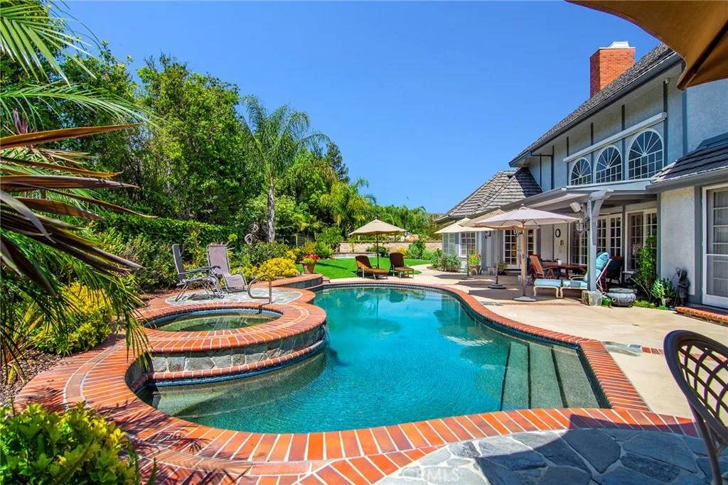 Agoura Hills, CA 91301,29360 Castlehill Drive