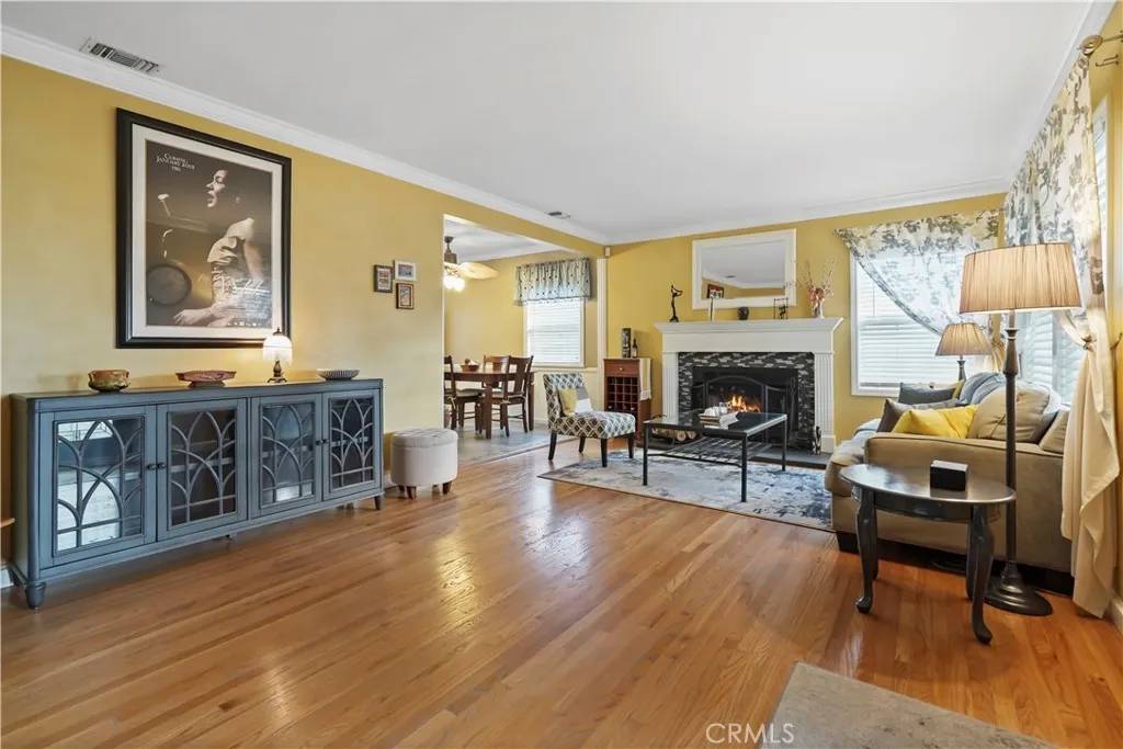 Lake Balboa, CA 91406,7656 Oak Park