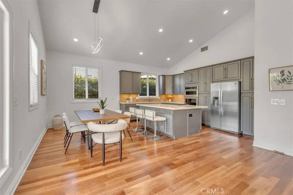 Encino, CA 91316,5701 Wish Avenue