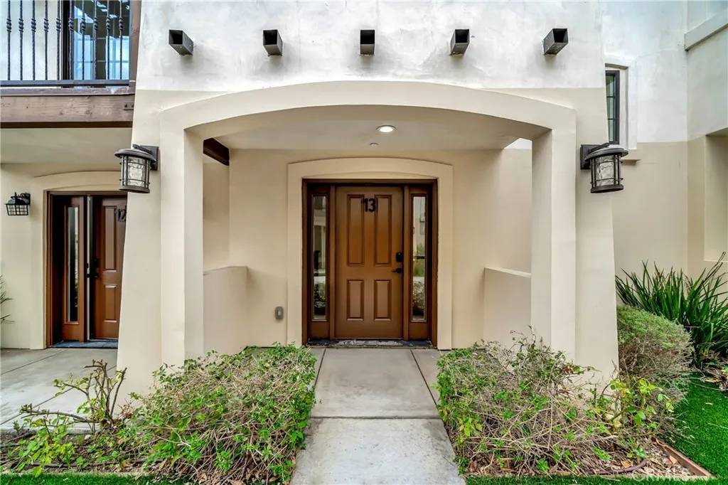 San Fernando, CA 91340,1101 N Maclay #13