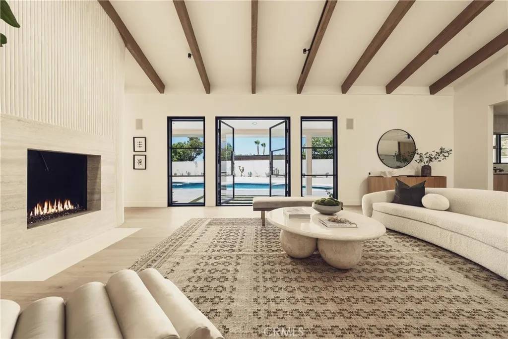 Encino, CA 91316,4195 Alonzo Avenue