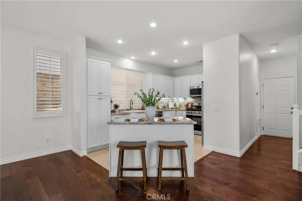 Valencia, CA 91354,28330 Medlar Drive