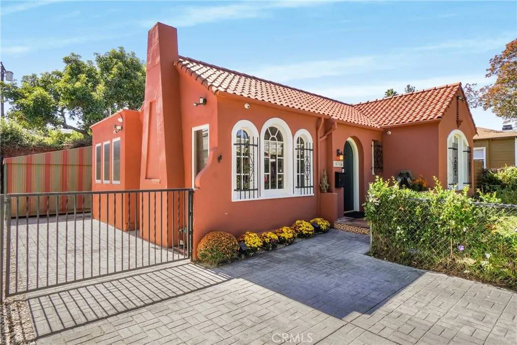 Studio City, CA 91602,10754 Valley Spring