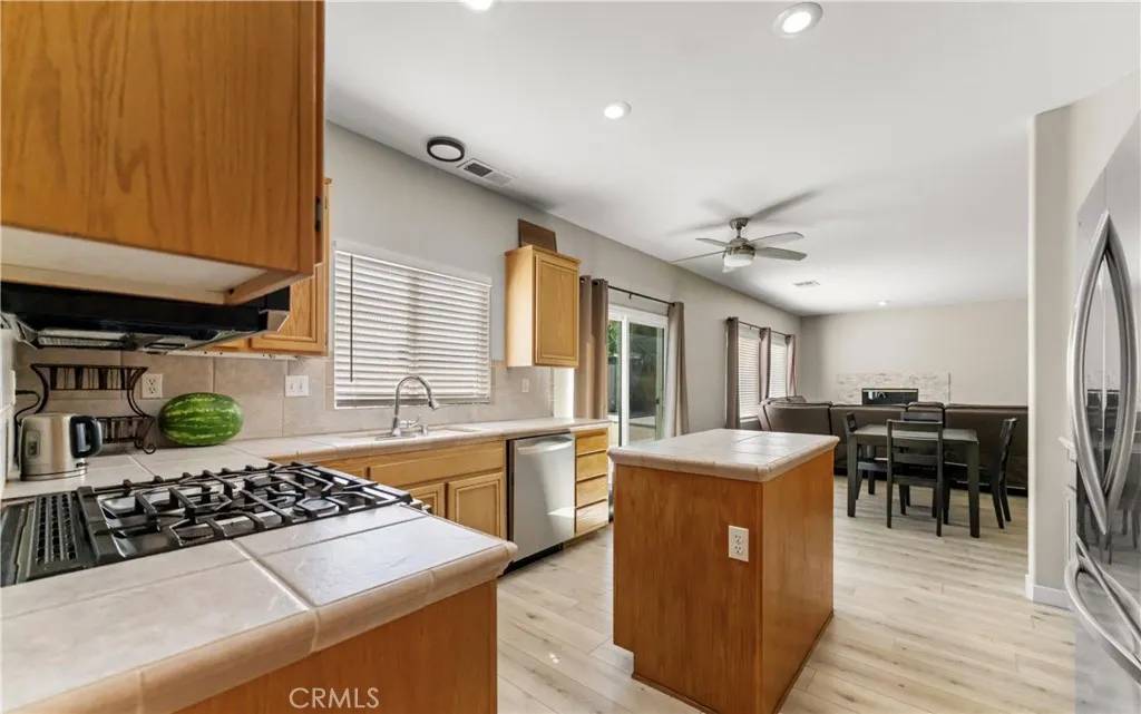 Lancaster, CA 93536,2824 Legends