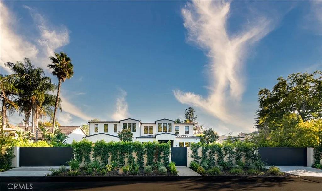 Woodland Hills, CA 91367,23416 Califa Street